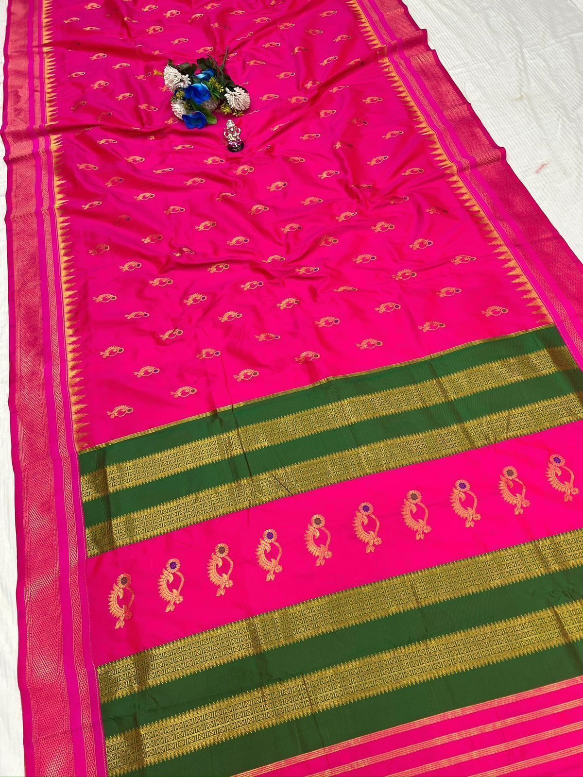 Payal Nath Irkal Paithani image 16