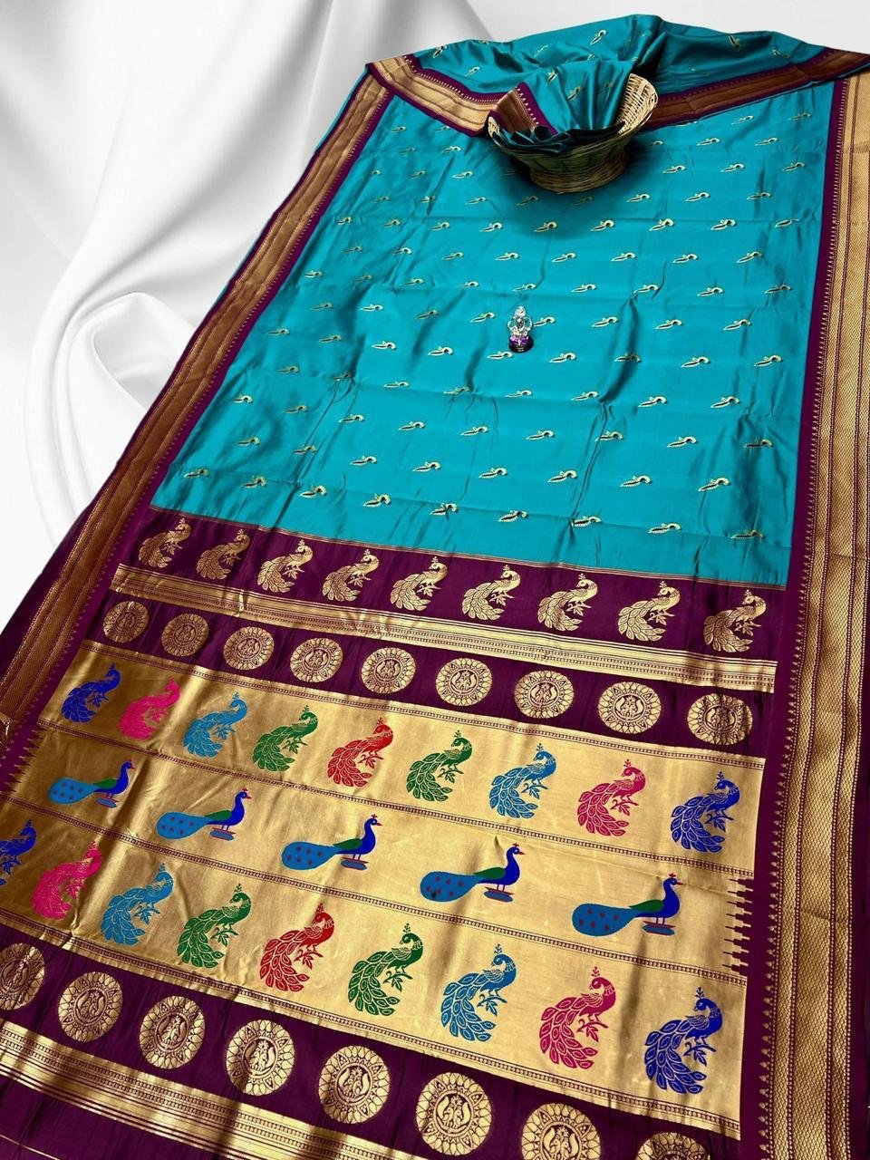 Ridhima Kadiyal Paithani image 6