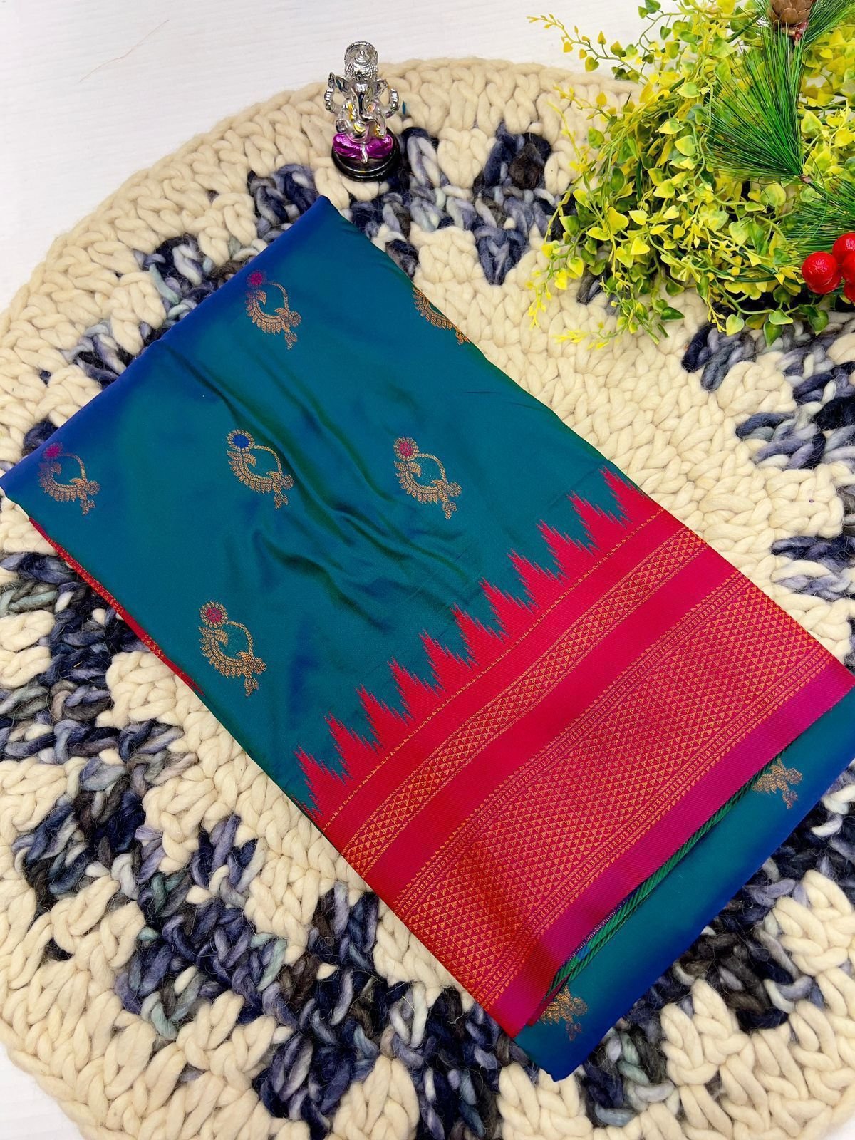 Payal Nath Irkal Paithani image 7