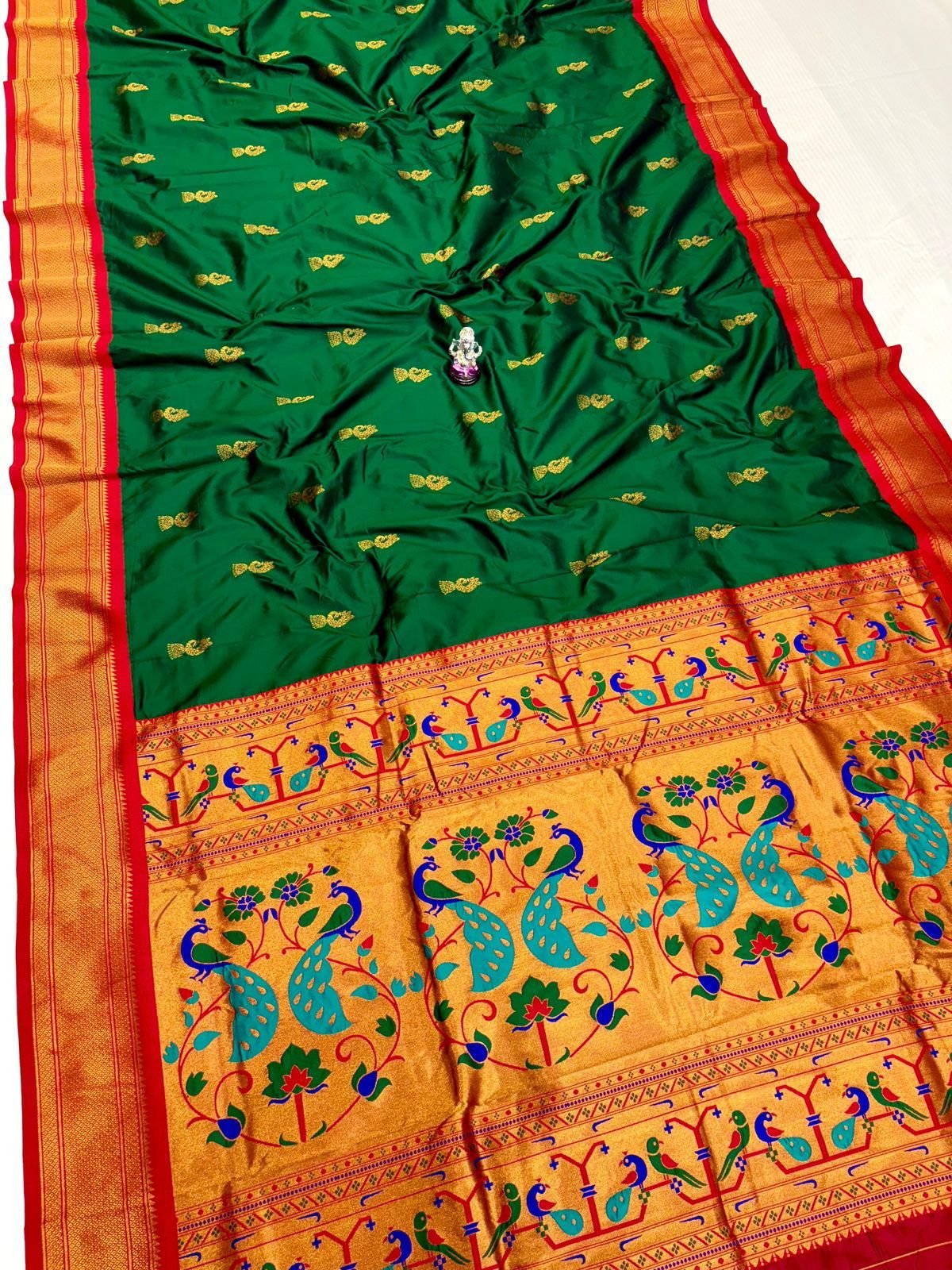Mayuri Zhumka Kadiyal Paithani image 2