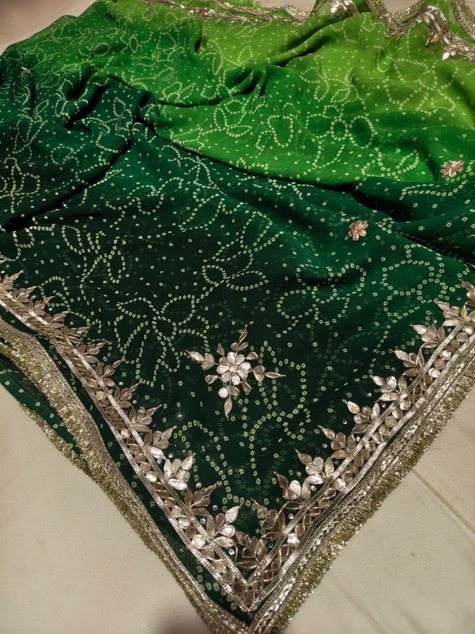 Georgette Bandhani Print Saree image 3