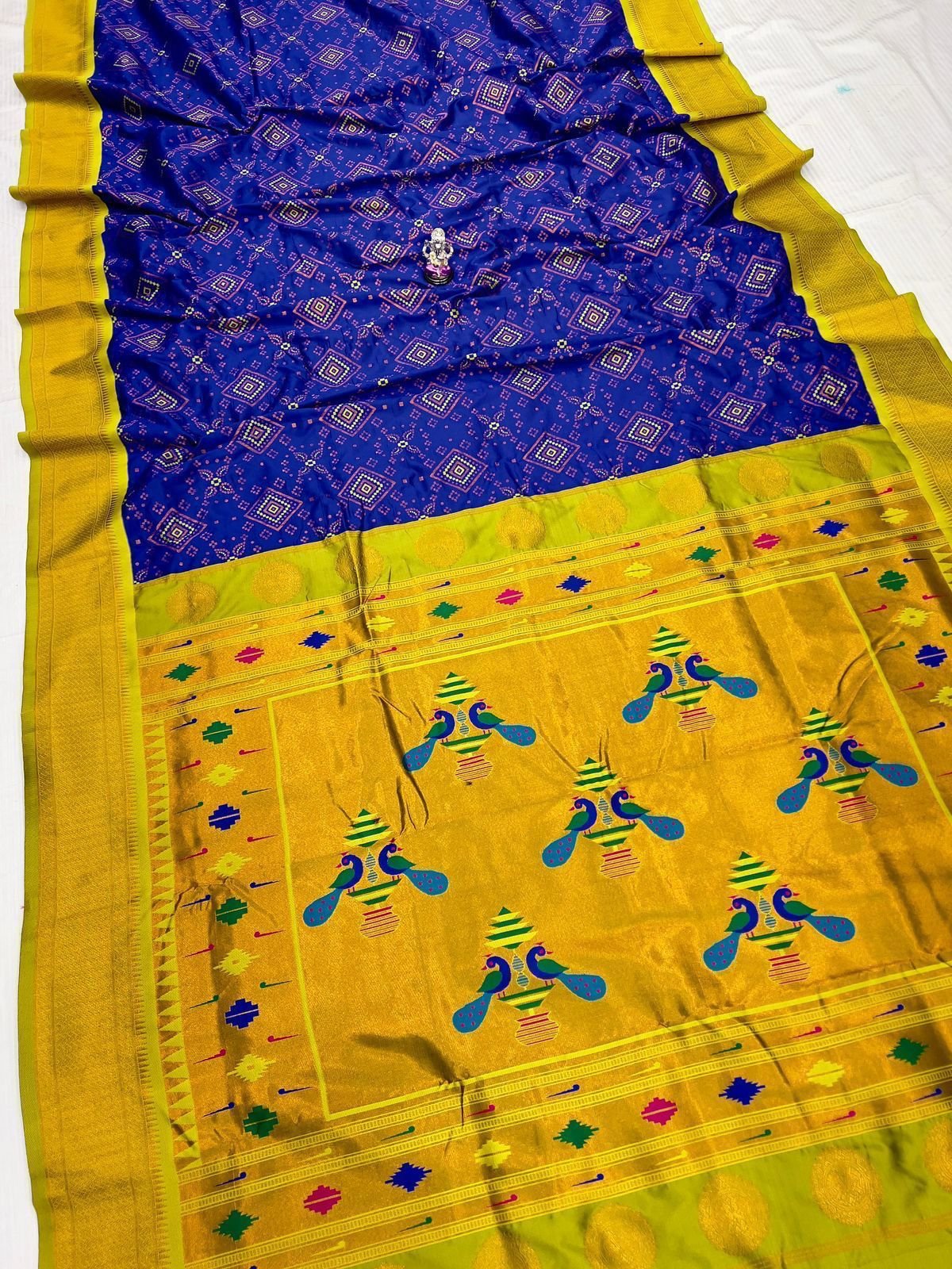 Yashika Bandhani Paithani image 24
