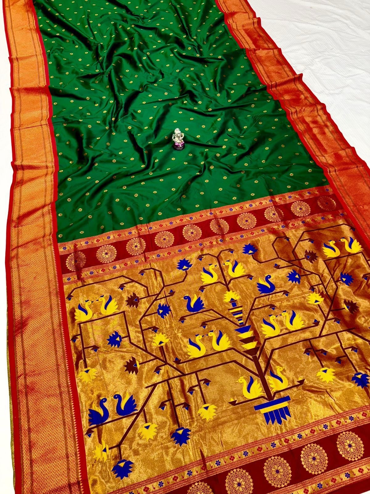 Beautiful Swan Pallu Paithani image 11