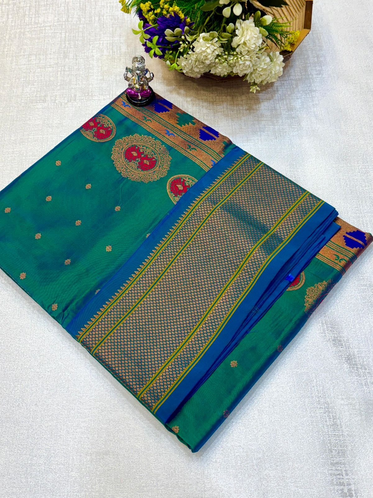 4 Colour Pallu Kalanjali Paithani image 5