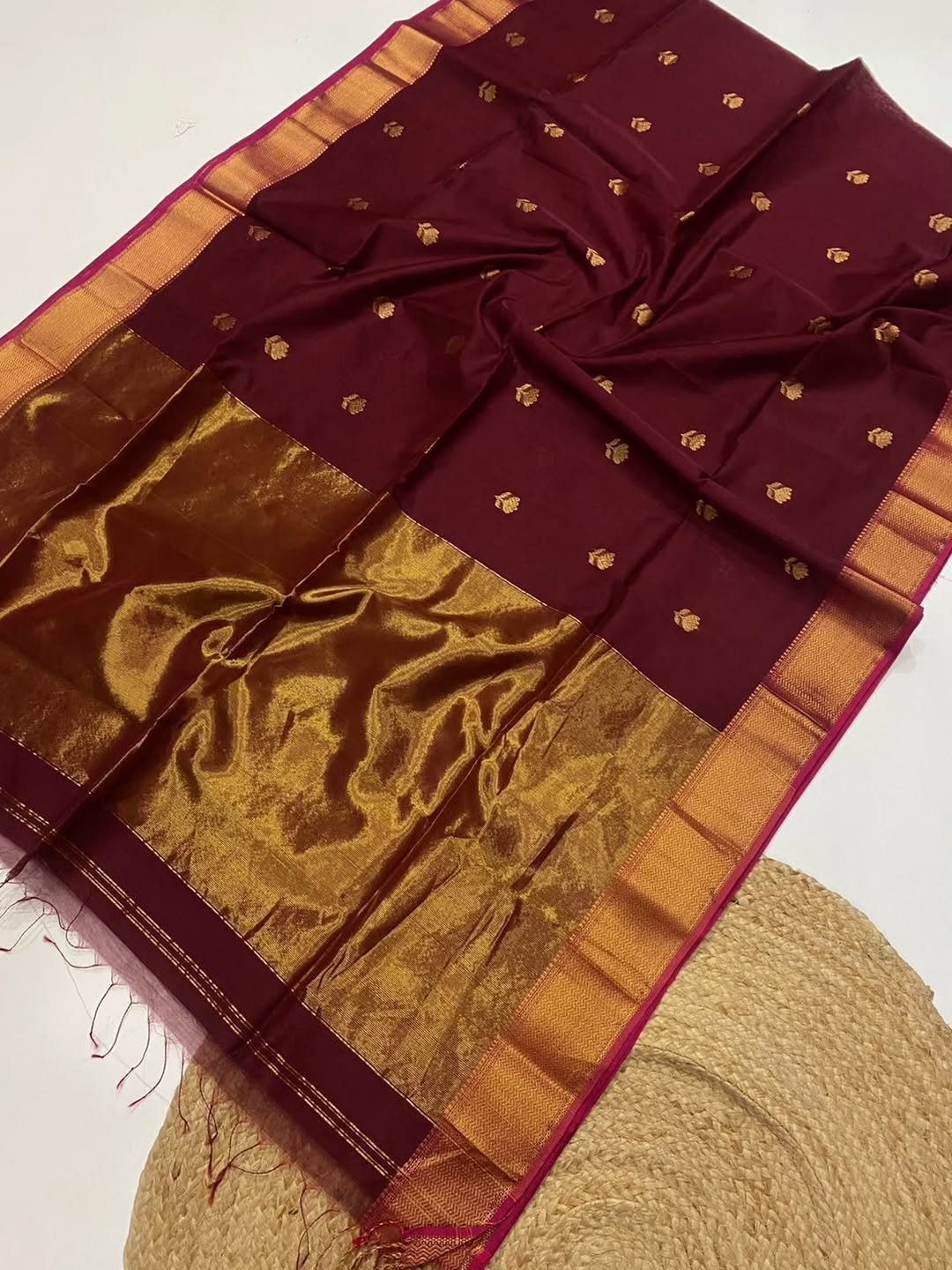 Single Color Pure Maheshwari Handloom Golden Zari Lotus Flower Design image 3