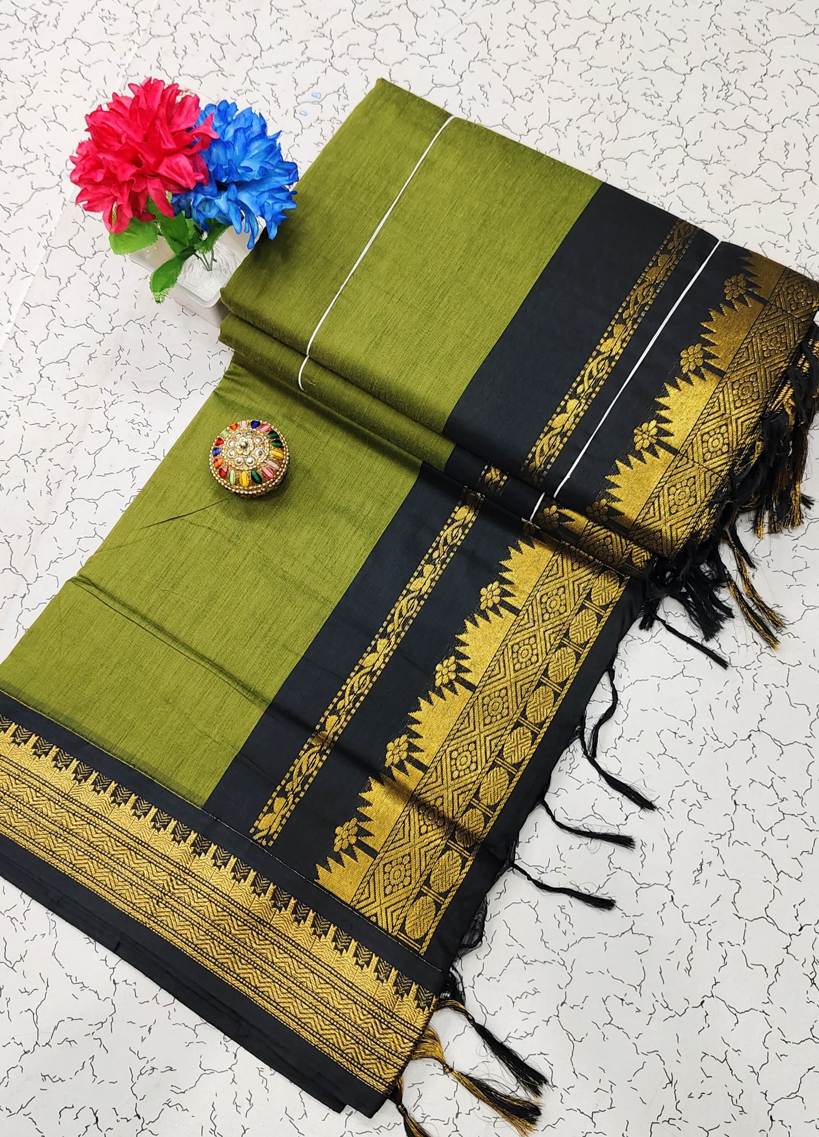 Kalyani Cotton Plain Saree image 2