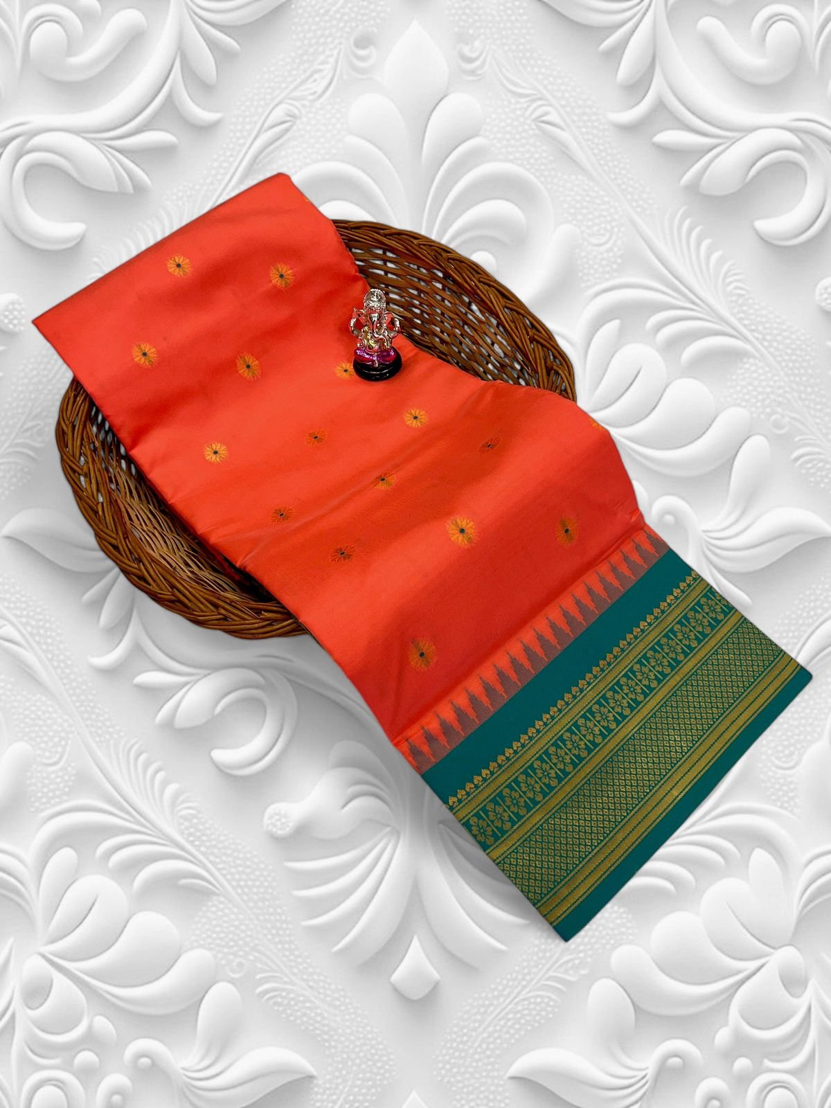 Aarya Fancy Pallu Kadiyal Paithani image 15