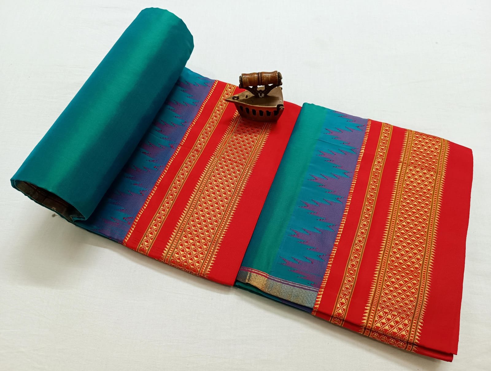 Temple Irkal Paithani Pure Silk Saree image 9