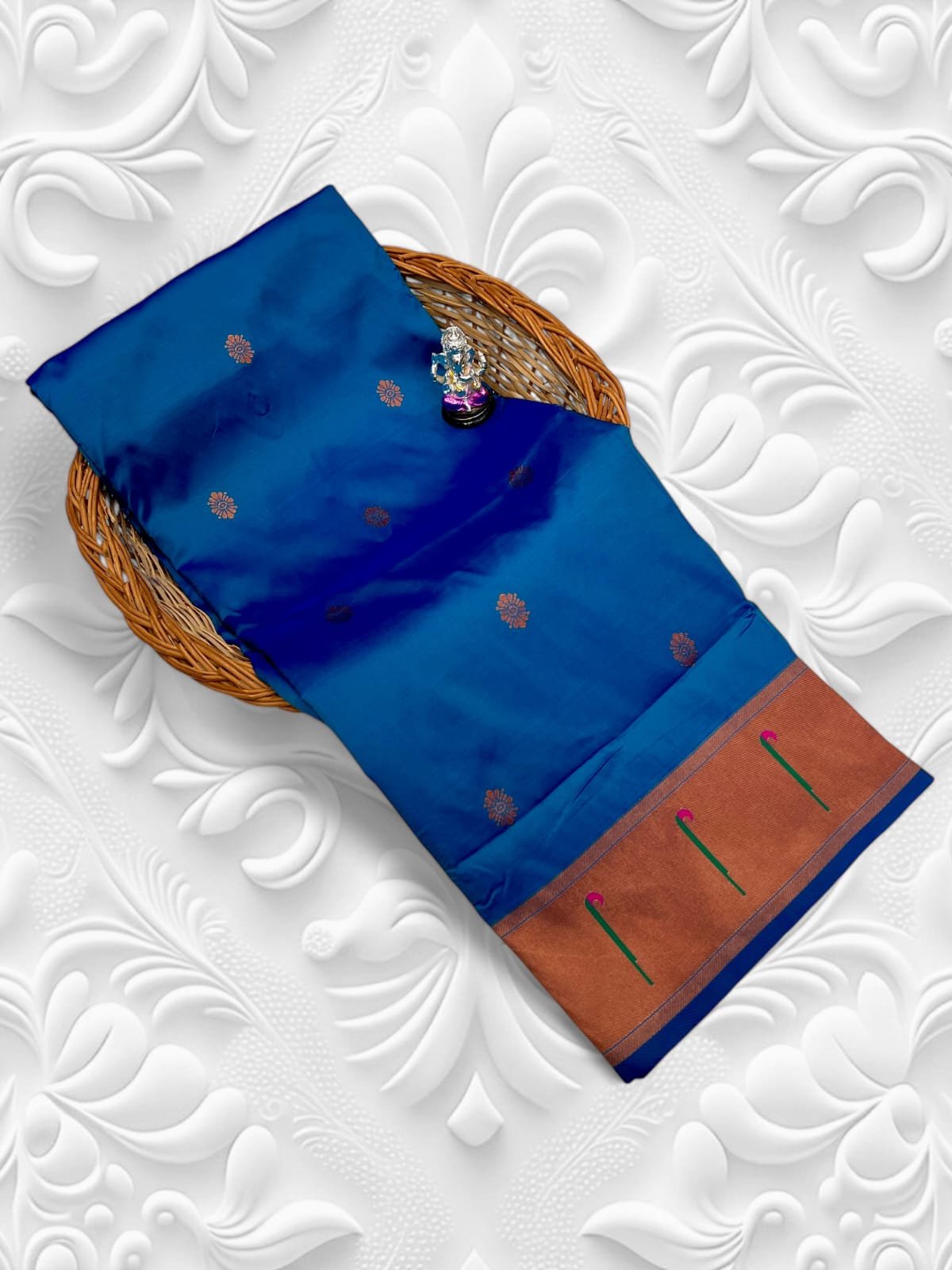Pooja Muniya Paithani