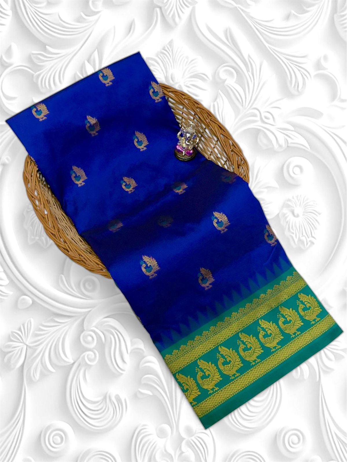 Shreyaa Gadwaal Paithani image 21