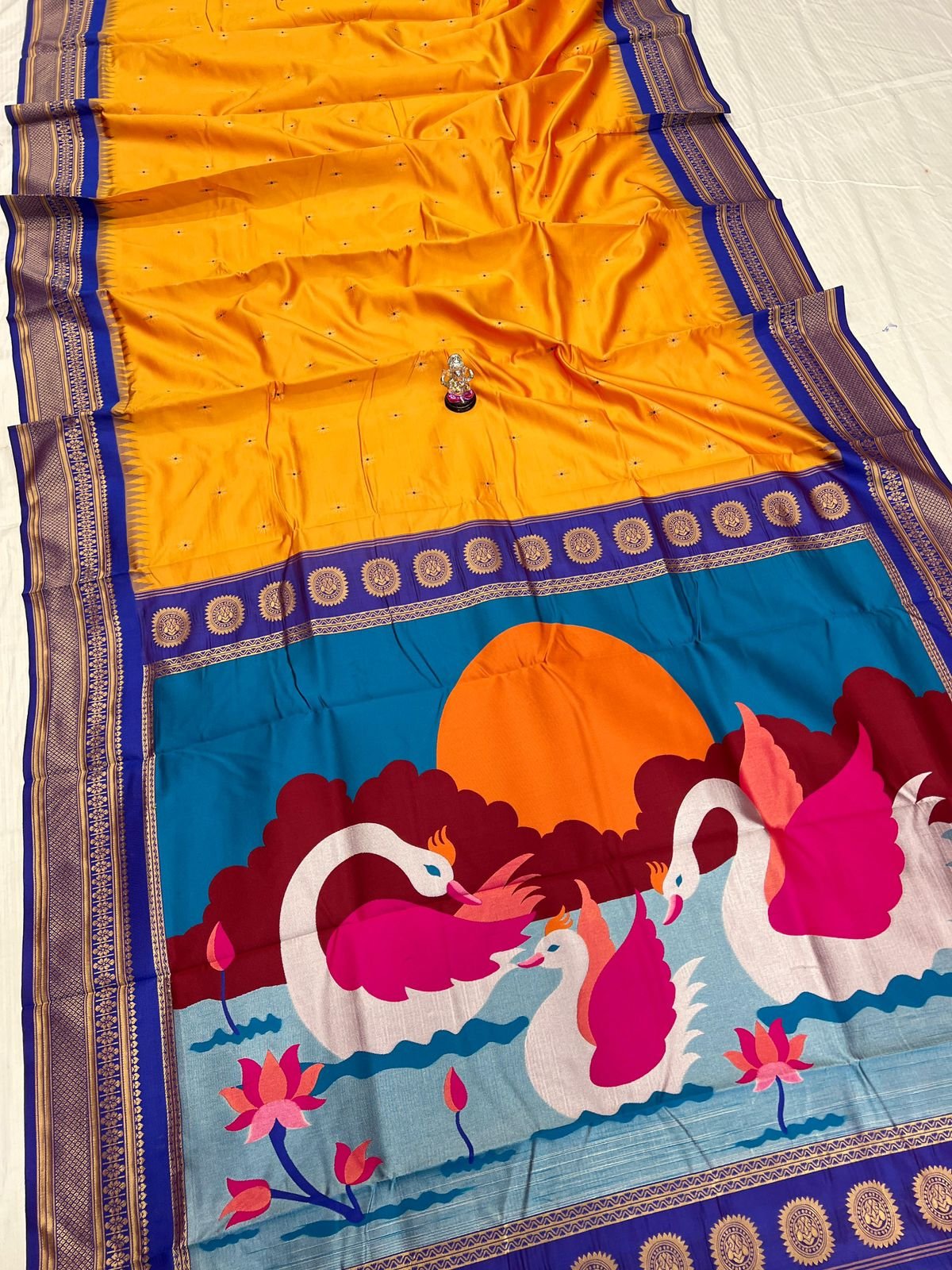 Aarya Fancy Pallu Kadiyal Paithani image 30