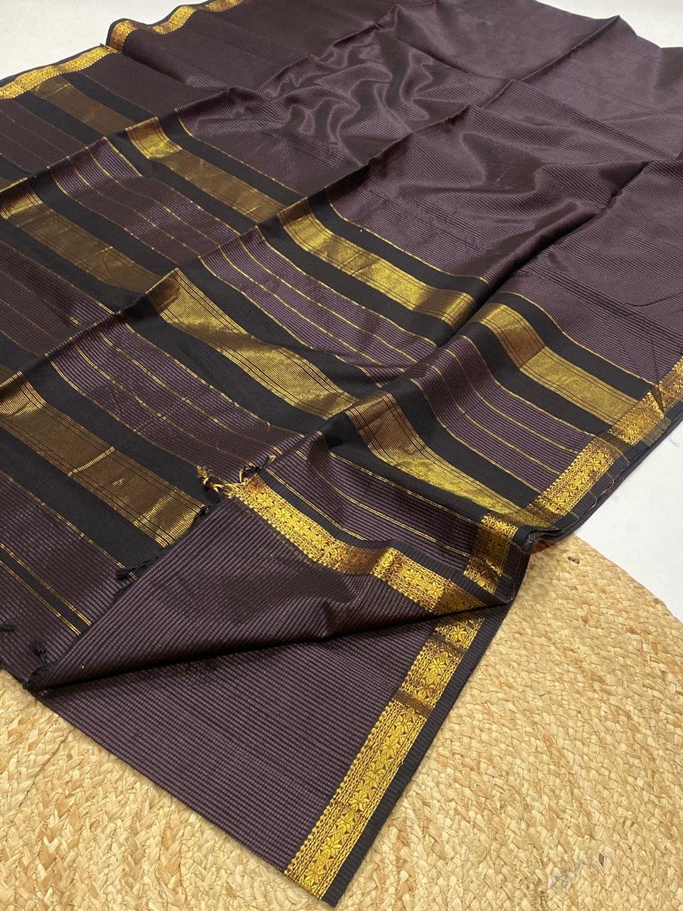 Traditional Maheshwari Handloom Garbh Reshami Saree image 13