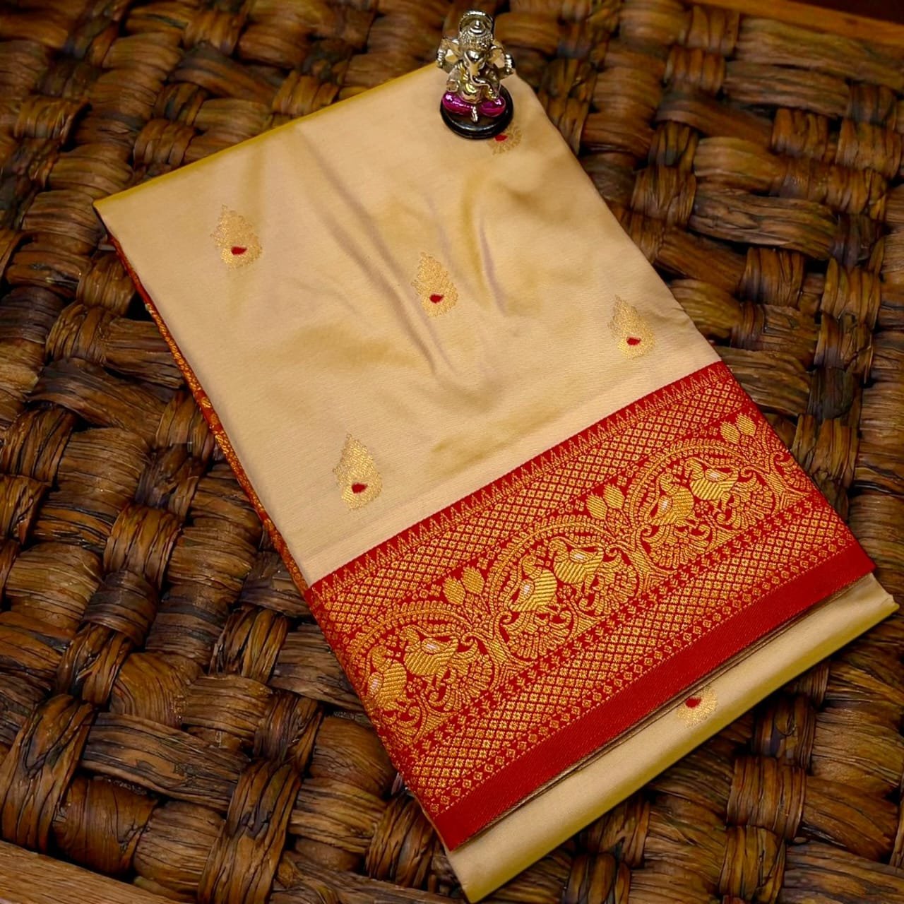 Dagina Peshwai Paithani image 6