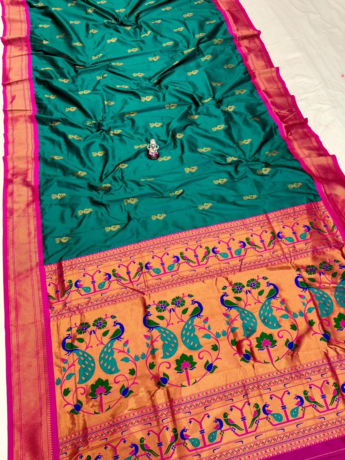 Mayuri Zhumka Kadiyal Paithani image 3