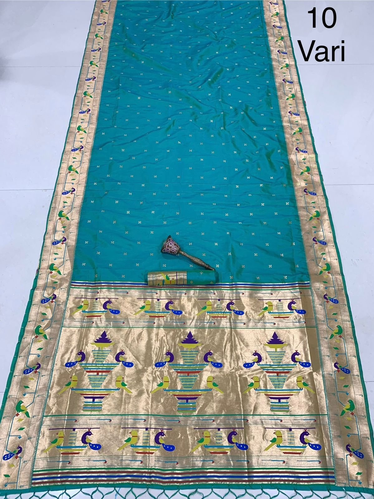 10 Vaar Bridal Paithani Saree image 15