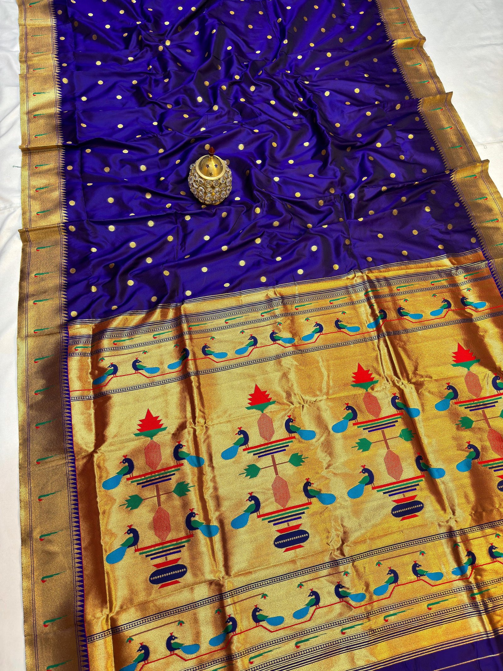 Single Muniya Border Paithani image 18