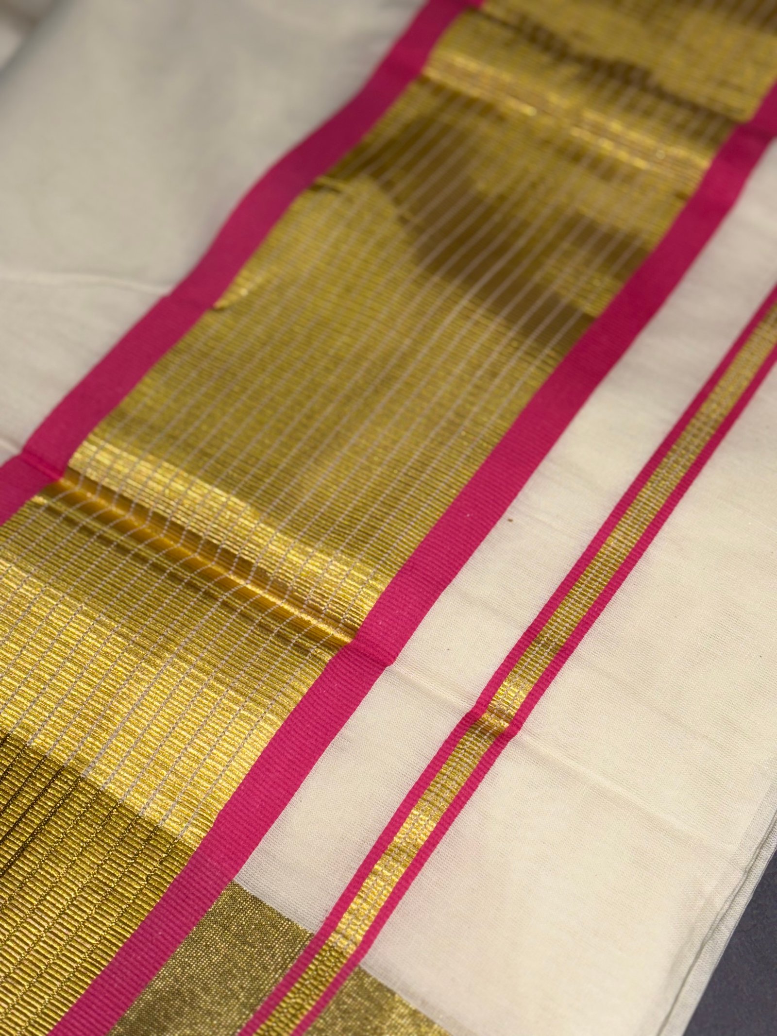 Kerala Kasavu Saree Pink image 3