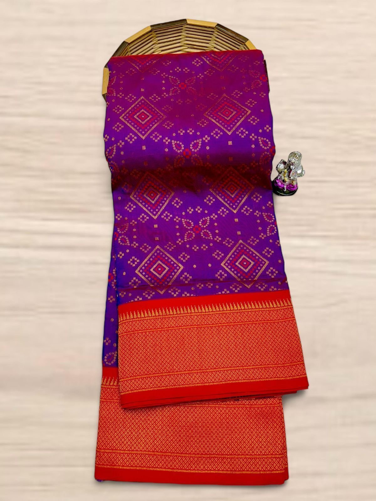 Yashika Bandhani Paithani image 21