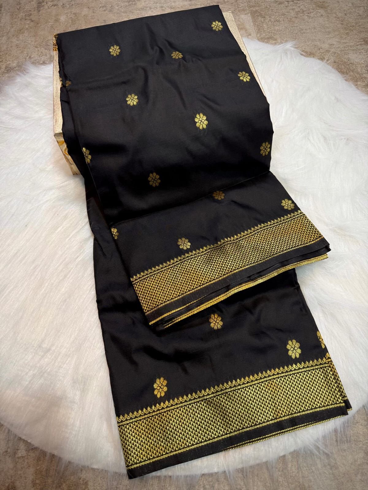 Kalyanipattu Silk Saree image 2