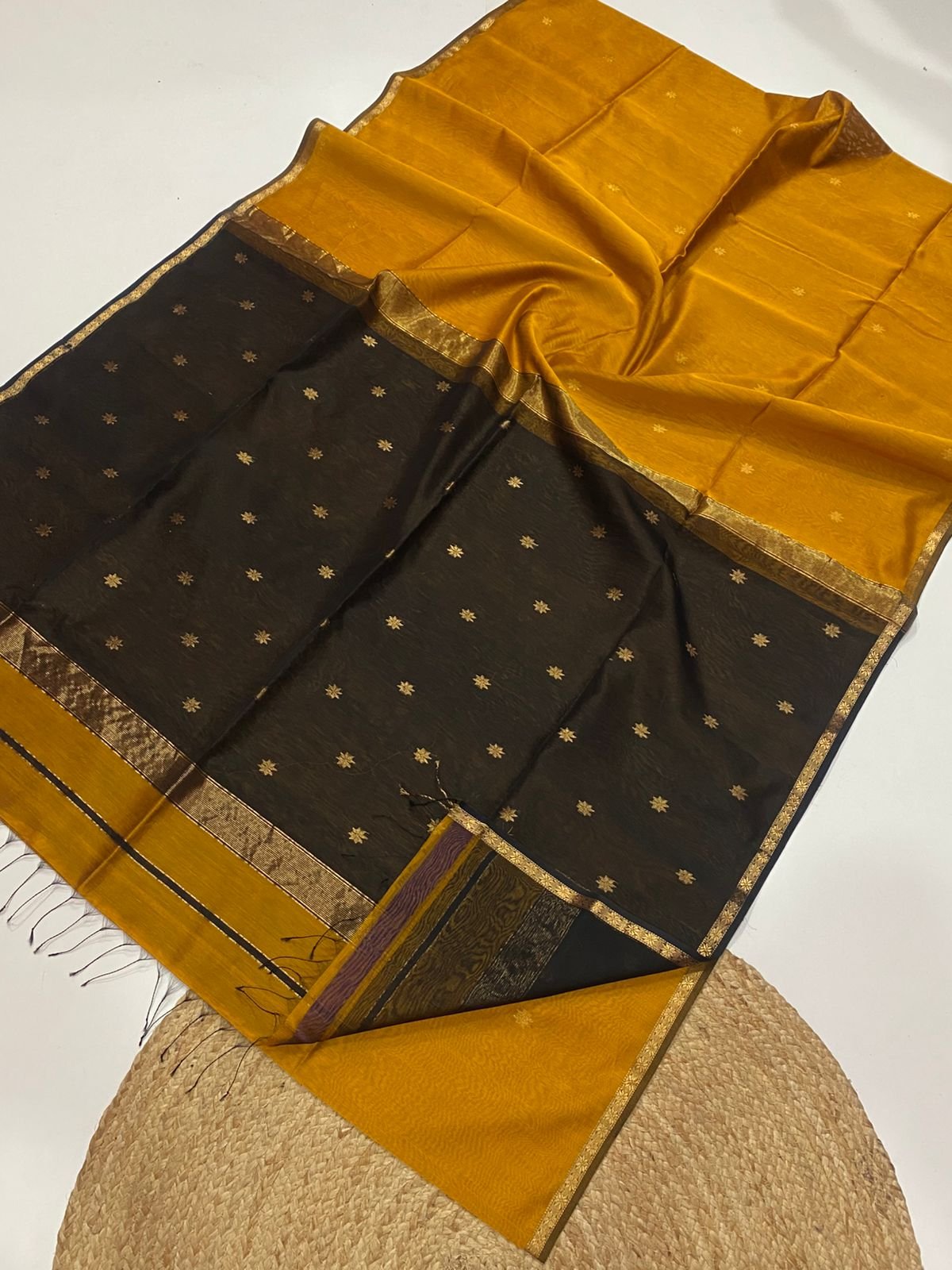 Maheshwari Small Border image 5