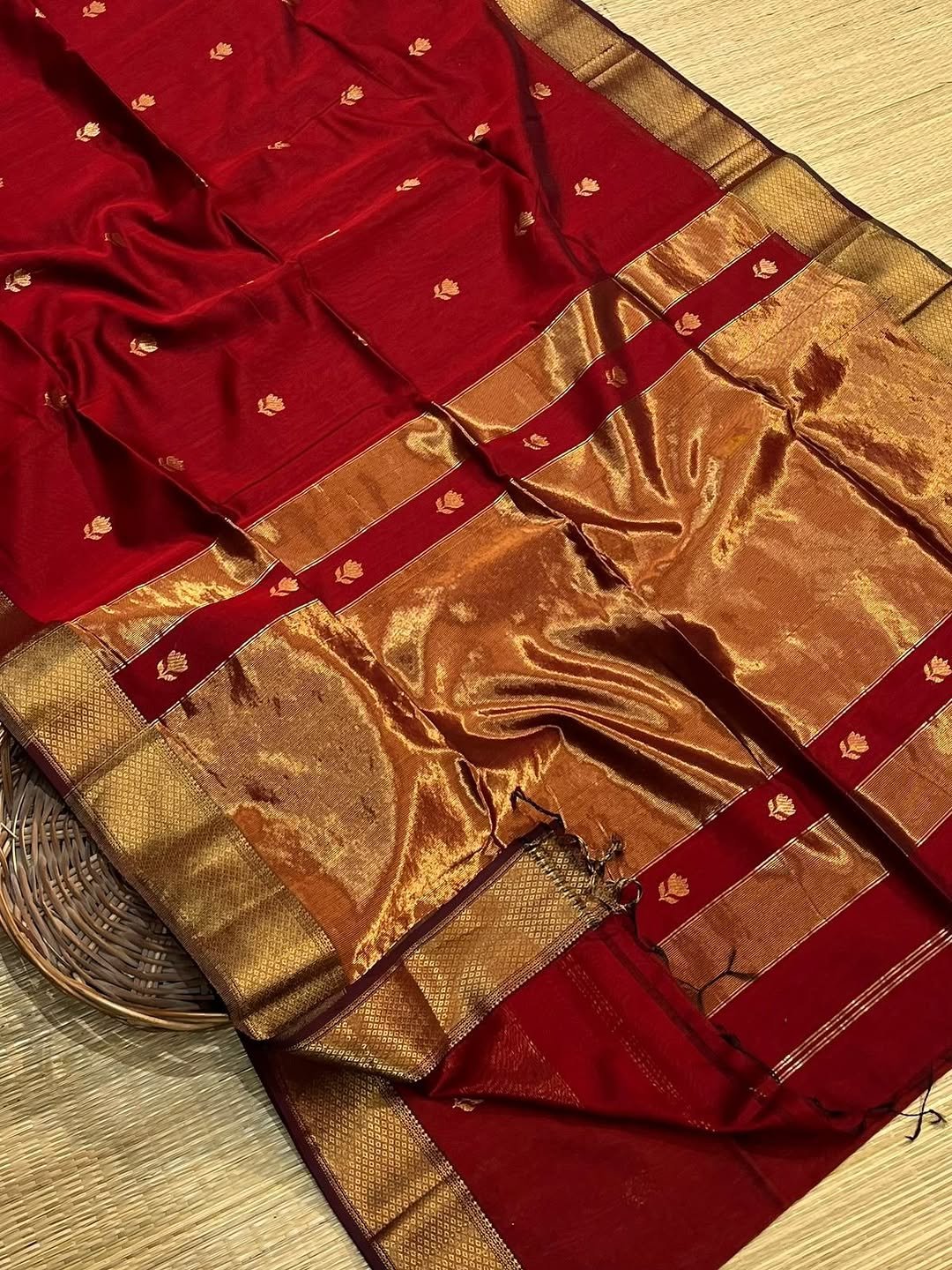 Single Color Pure Maheshwari Handloom Golden Zari Lotus Flower Design image 6