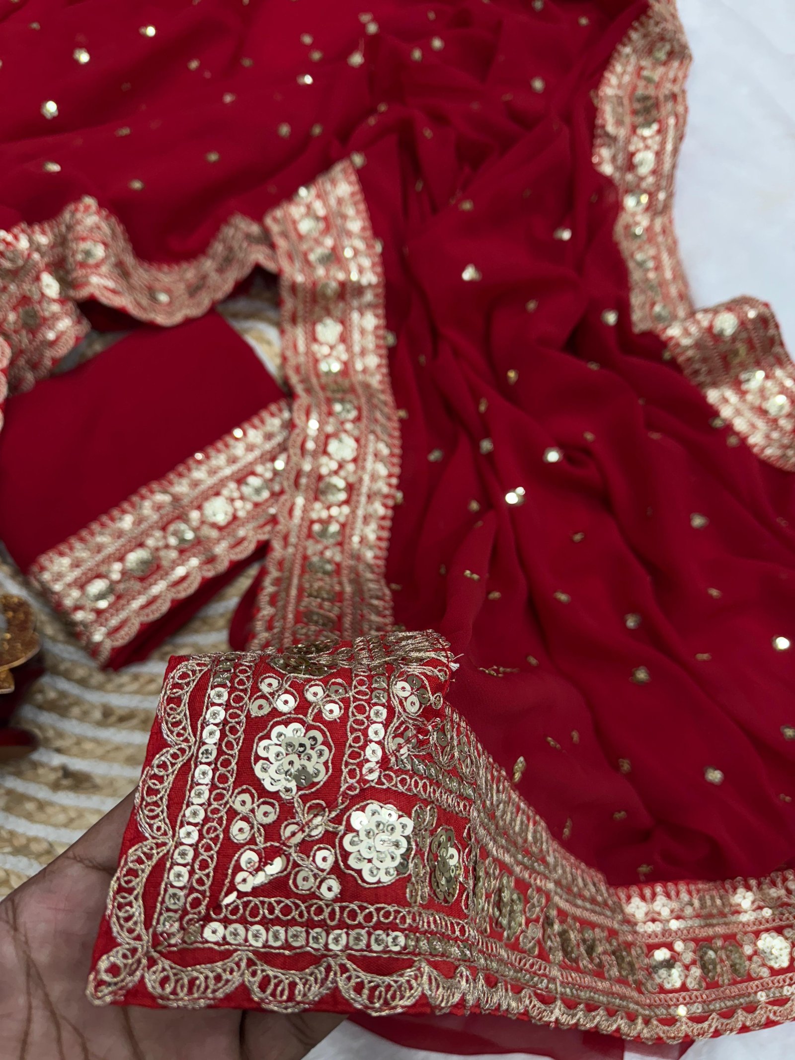 Georgette saree with heavy lace image 3